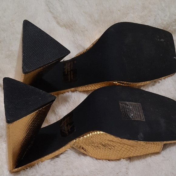 Fashion Nova Gold Heels with Snakeskin Pattern - Picture 4 of 8